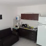 Monoambiente Con Cochera Y Patio
